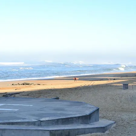 2 Bedroom Amazing In Apartmán Capbreton